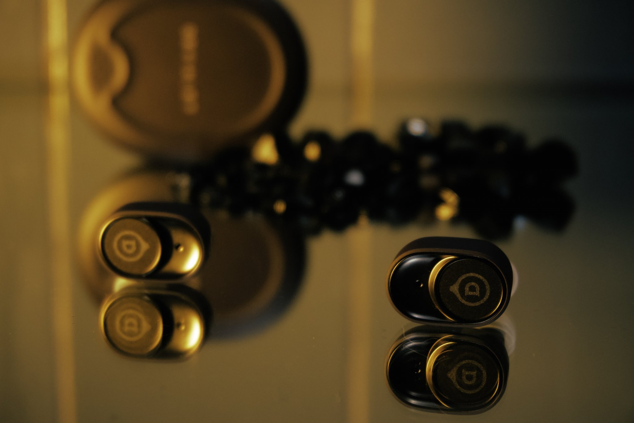 вывод звука на микрофон. микрофон передает звук в наушники. звук для очистки микрофона. микрофон передает звук в наушники. гарнитура для пения.