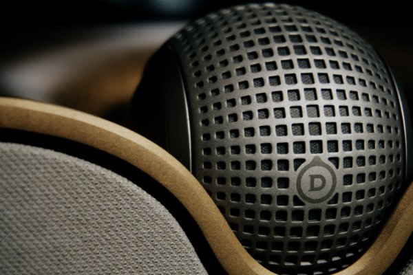 Devialet Dione